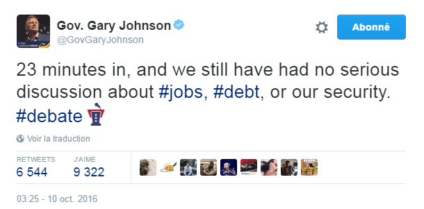 Traduction: 23 minutes de débat, et nous n'avons encore eu aucune discussion sérieuse à propos de l'emploi, de la dette, ou de notre sécurité.