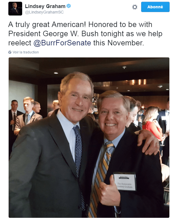 Traduction: Un vrai grand américain! Honoré d'être avec le Président George W. Bush ce soir pour aider Richard Burr à se faire réélire en novembre.