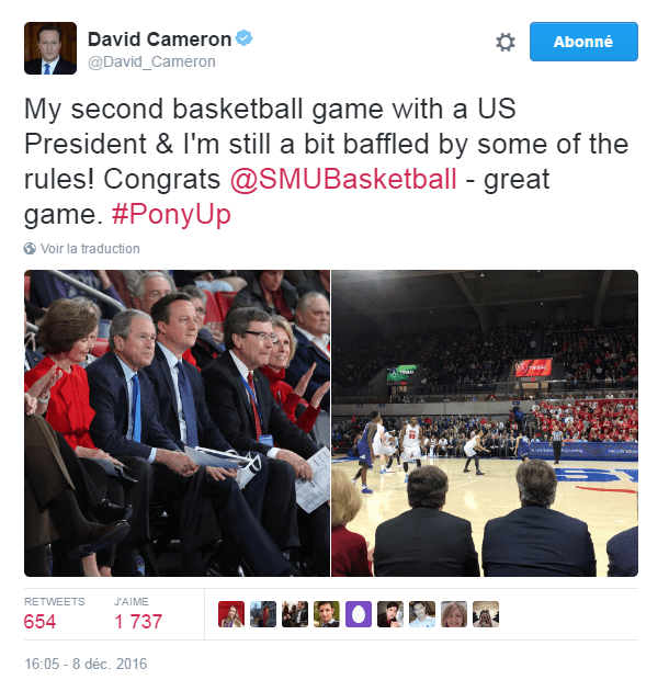 Traduction: Mon deuxième match de basketball en compagnie d'un président américain & je suis toujours déconcerté par certaines règles ! Bravo SMU Basketball - beau match.